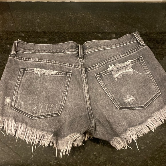Free People Distressed Shorts Size 27 - Picture 3 of 3